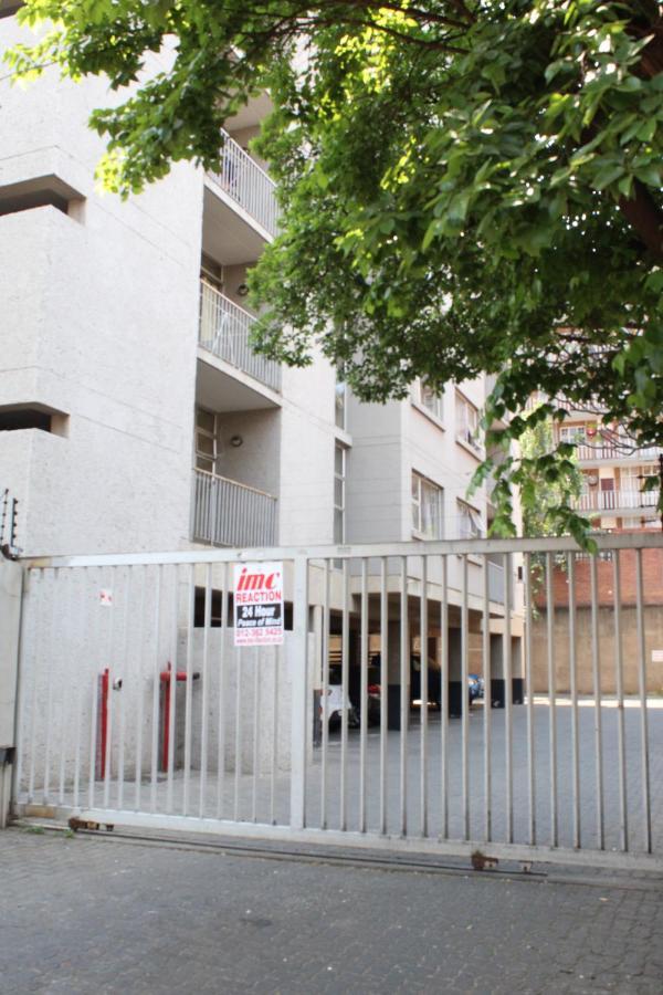 Smart And Cozy Studio With Netflix And Showmax Pretoria-Noord Exterior foto